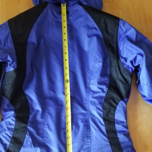 Obermeyer Insulated Ski Jacket with Hood - Picture 6 of 13